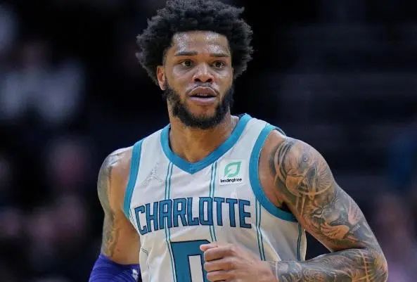 数学轶事:解析“冯·诺依曼”在博弈论中关于扑克唬骗的数学形式化。(数学趣谈:解读冯·诺伊曼在博弈论中对扑克诈唬的形式化模型)